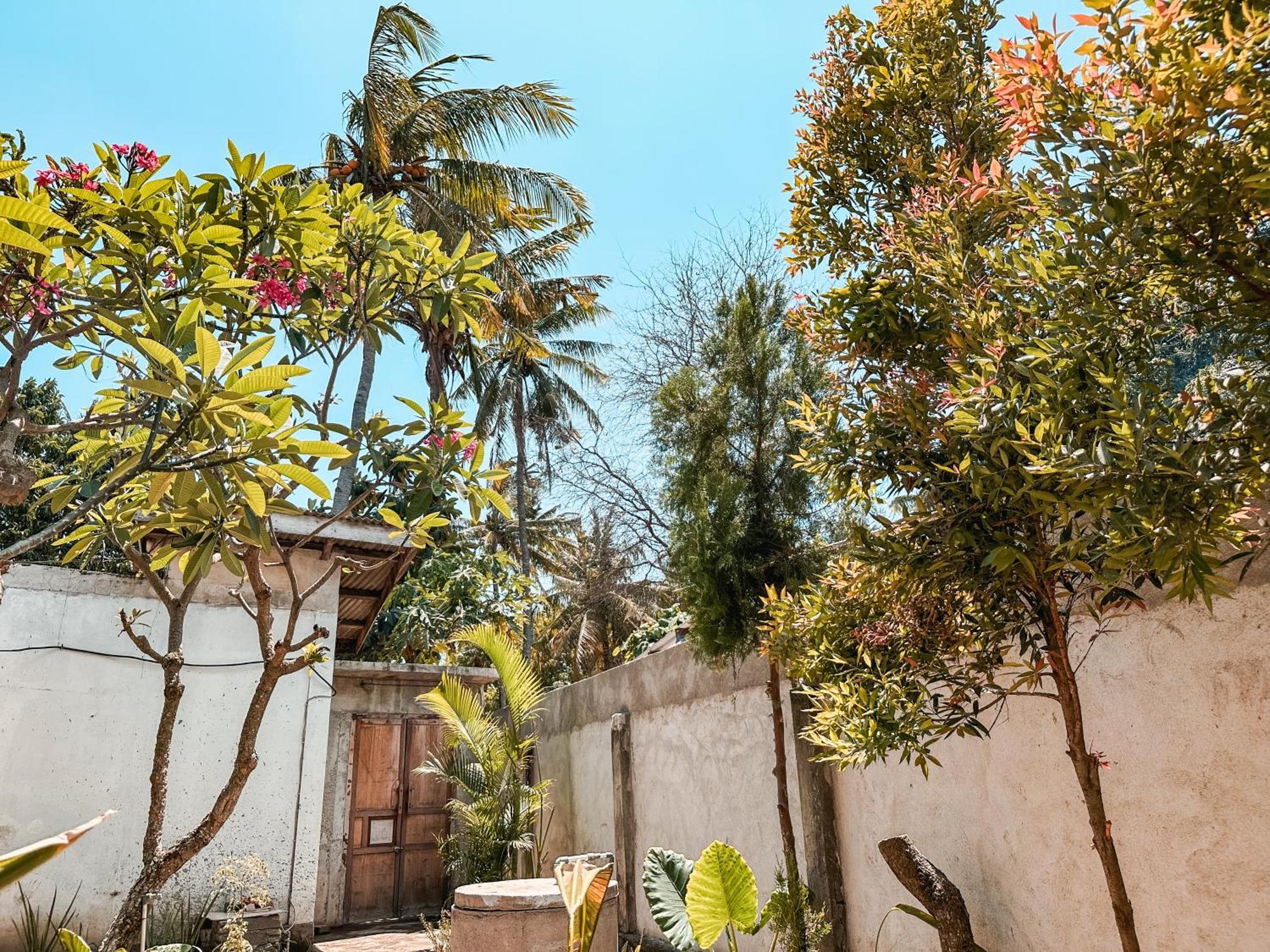 Happy Village Gili Islands Exterior photo